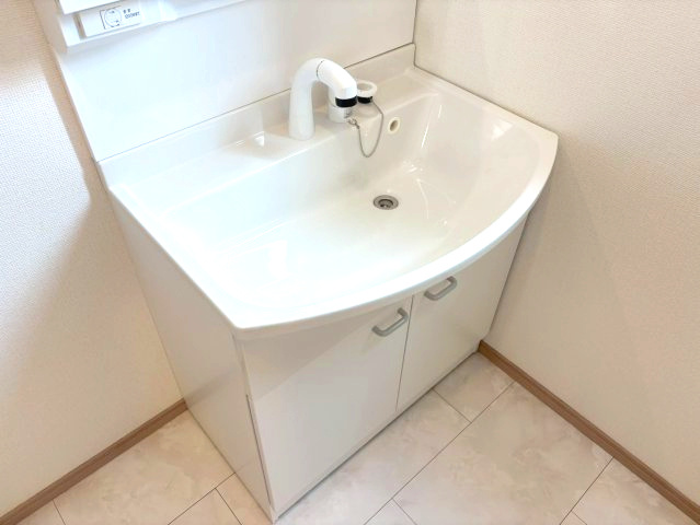 三木市緑が丘町本町　全3-2号棟の独立洗面台