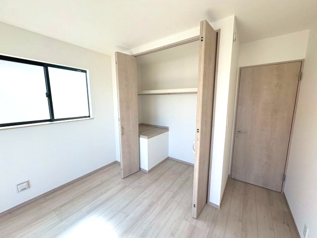 三木市緑が丘町本町　全3-2号棟の収納