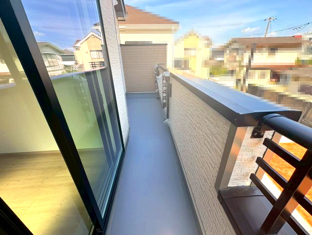 三木市緑が丘町本町　全3-2号棟のバルコニー