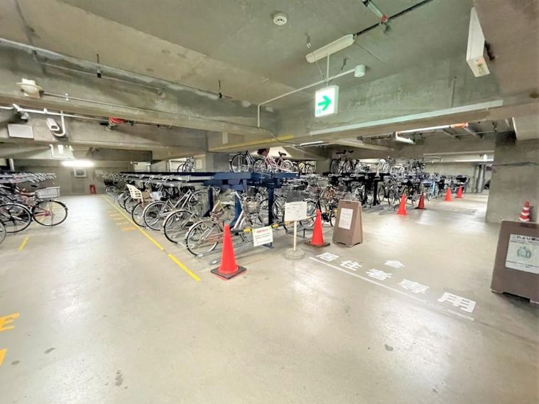 仲介手数料無料　コンセールタワー所沢の駐輪場