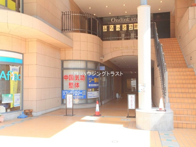 仲介手数料無料　コンセールタワー所沢のエントランス