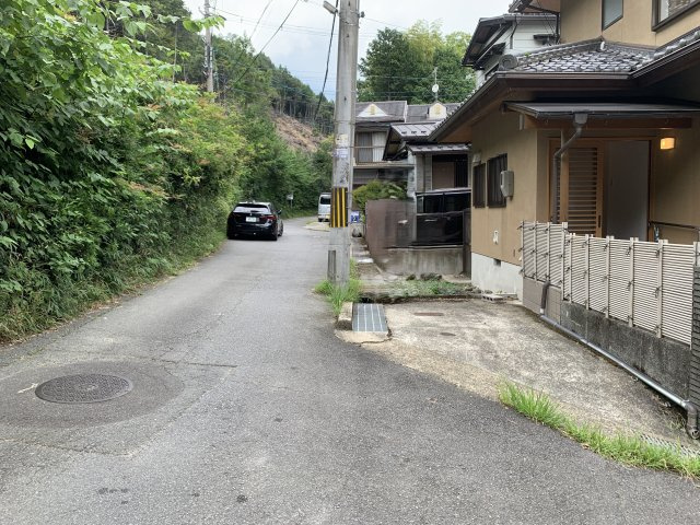京都市左京区岩倉上蔵町　中古戸建の前面道路含む現地写真