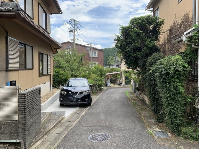 京都市左京区岩倉上蔵町　中古戸建の前面道路含む現地写真