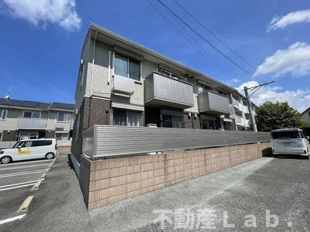 グランドソレイユ八幡 B棟の外観