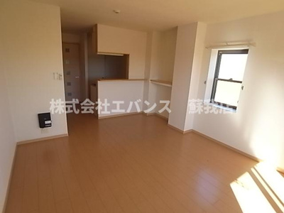 【寝室】 | クラスターヒル | 落ち着いて過ごせるお部屋なので、寝室にいかがでしょうか