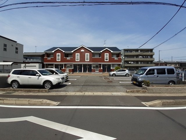 ピュア　ウィンドの駐車場