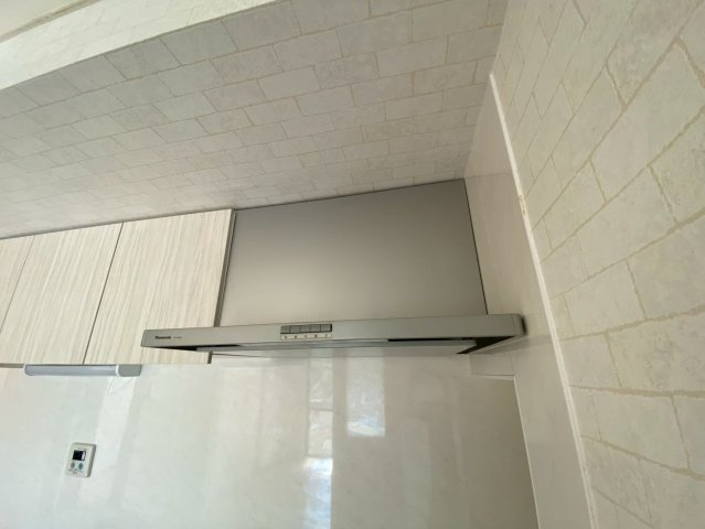 イブサン森孝新田の設備|スタイリッシュでお手入れのしやすいレンジフード。