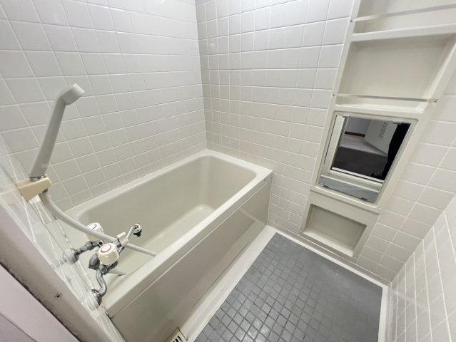 ホーユーパレス神戸塩屋の浴室