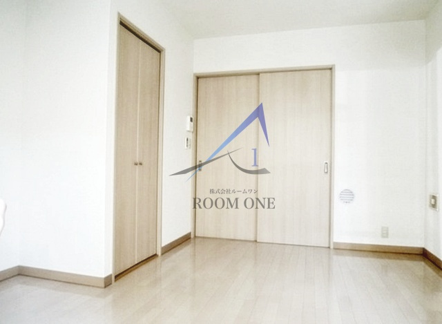 上池ヒルズの居間・リビング|洋室のお部屋です。