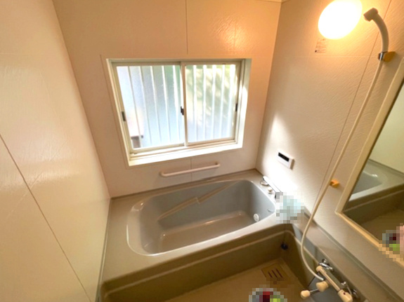 高島市今津町日置前中古戸建の浴室