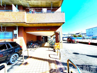 【エントランス】 | 第16柴田マンション | 清潔なエントランスです