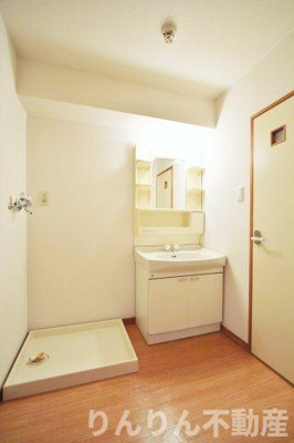 【独立洗面台】 | 第16柴田マンション | 独立洗面台あり、毎朝おしゃれに忙しい女性の方におすすめです