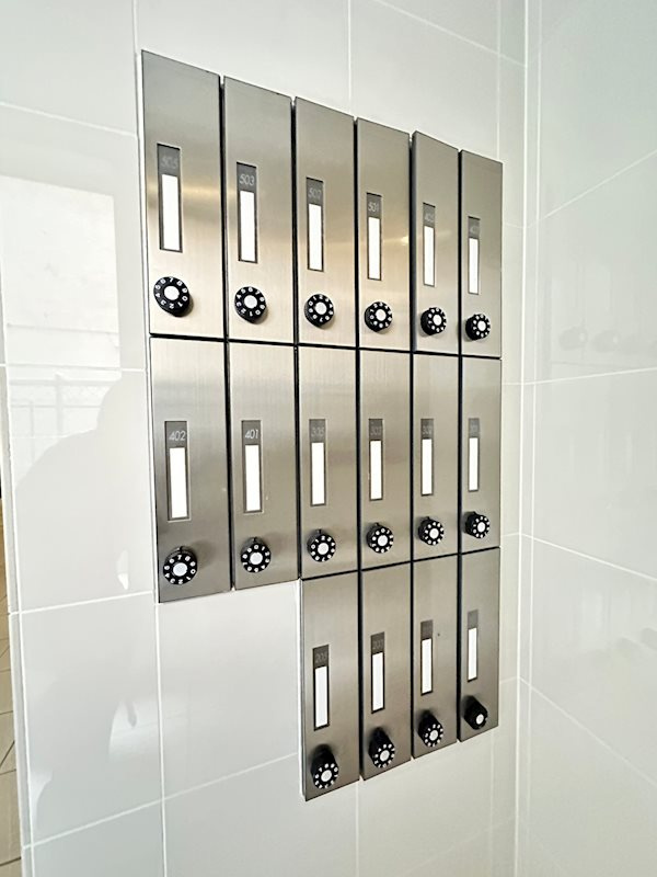 REGALO　PLUSの外観