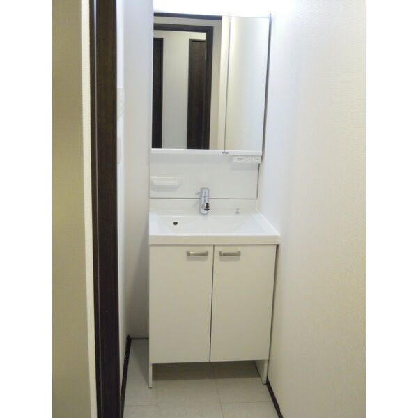 【新築】ニュースカイタウンA棟の独立洗面台