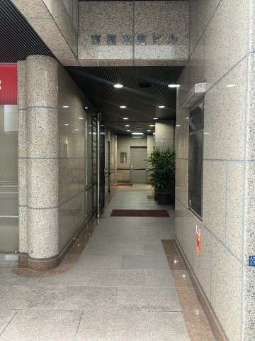 京橋北見ビル西館のエントランス