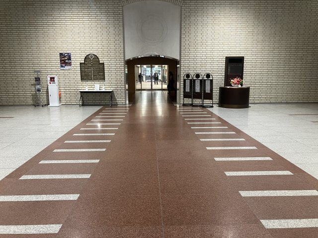 日本プレスセンタービルのロビー