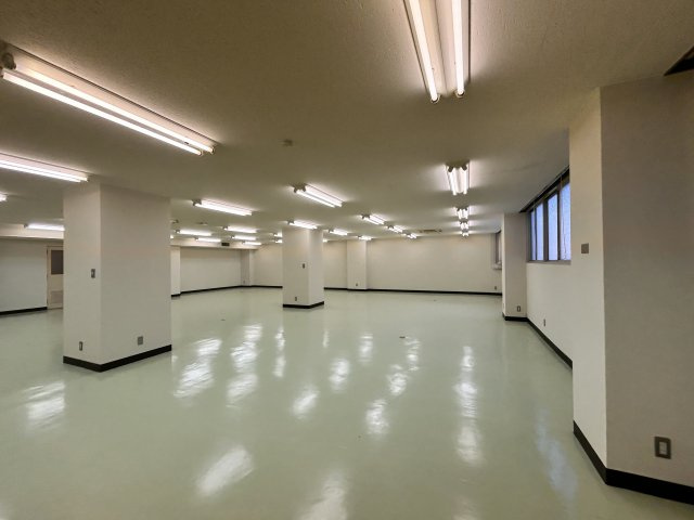 東都自動車ビルヂングのロビー