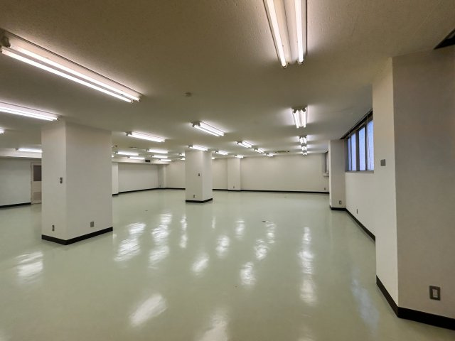 東都自動車ビルヂングのロビー