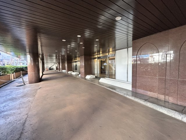 東都自動車ビルヂングのロビー