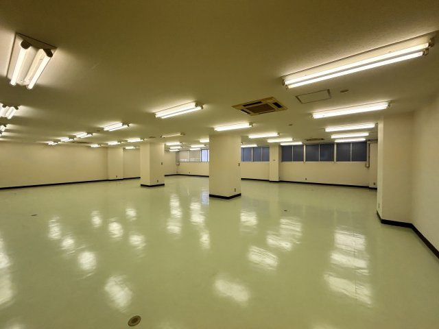 東都自動車ビルヂングのロビー