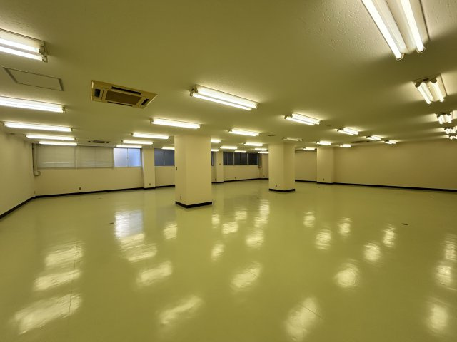 東都自動車ビルヂングのロビー