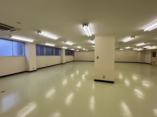 東都自動車ビルヂングのロビー