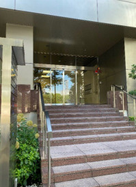 あや九段ビルのエントランス