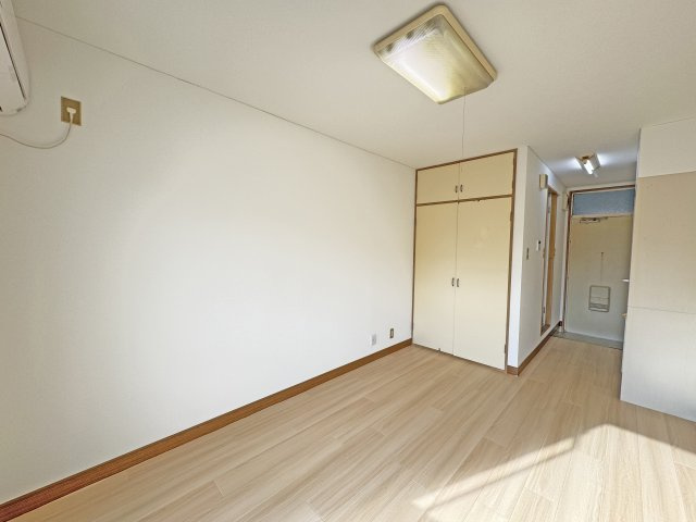 フジビルの洋室