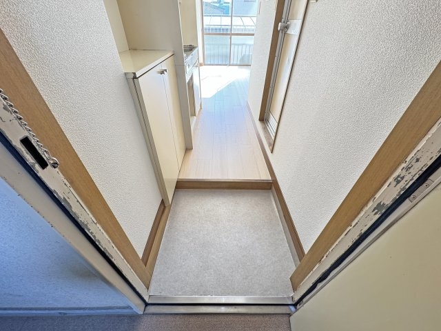 フジビルの玄関