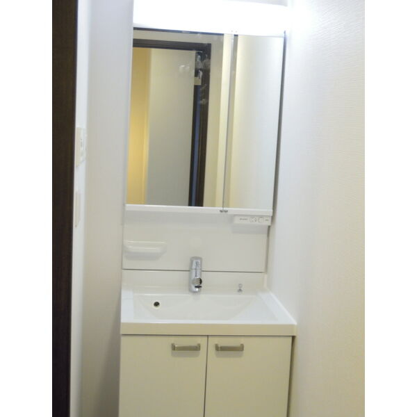 【新築】ニュースカイタウンA棟の独立洗面台