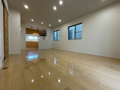 【居間・リビング】 | 立川市砂川町8丁目 中古戸建【全1棟】