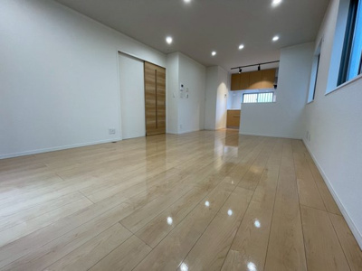 【居間・リビング】 | 立川市砂川町8丁目 中古戸建【全1棟】