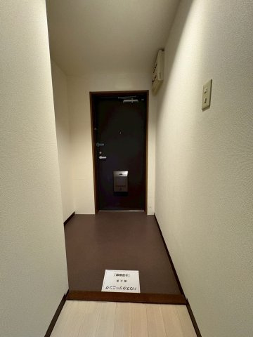 エミグラント野里の玄関|収納もある玄関です