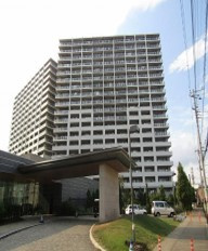 クレストシティタワーズ浦安ガーデンタワー棟の外観