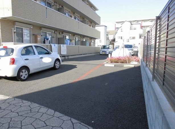 プランタンヤマニの駐車場