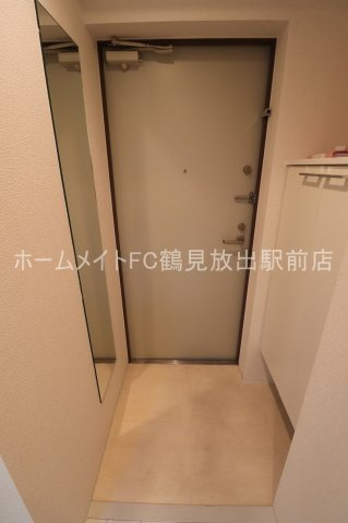 東大阪市高井田本通７丁目の賃貸マンションの玄関