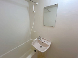 明るい色調の室内です