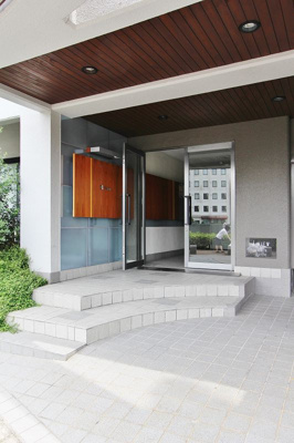 【エントランス】 | AVIEW | 建物の内部です