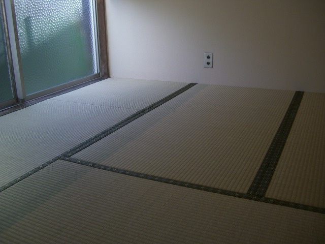ゆったりとくつろげる和室です