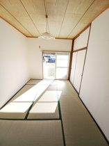 落ち着いた雰囲気の和室付きです