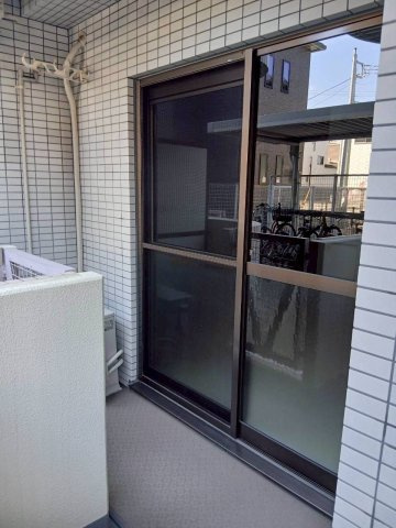 外からの目が気にならないバルコニーで洗濯物が干せます