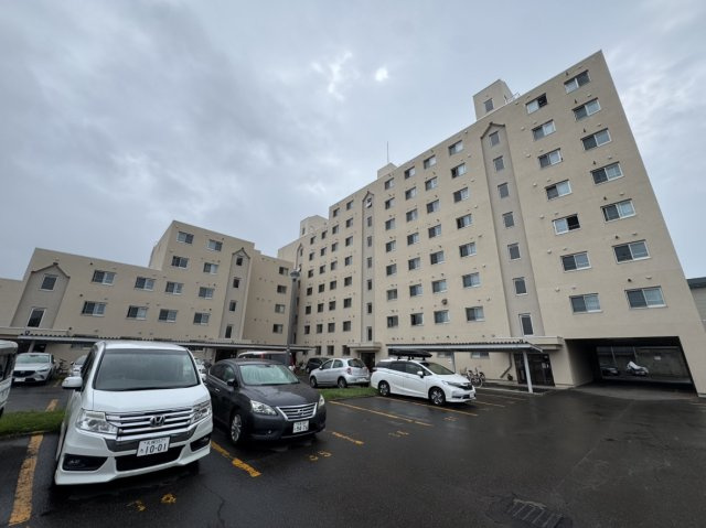 【外観】ロイヤルシャトー西岡 