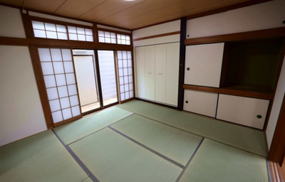 【内装】 | 堀貸家 | １階和室８帖（・タタミ表替え・クロス、襖、障子張替済）