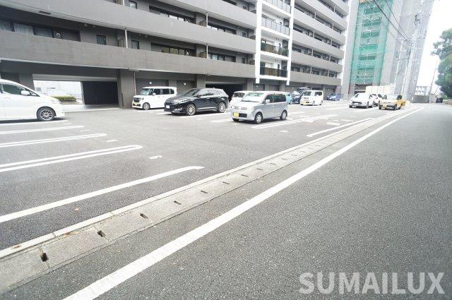 菊池郡菊陽町大字津久礼の賃貸マンションの駐車場