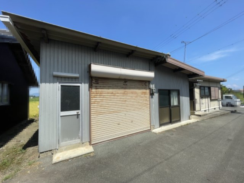 高島市新旭町深溝倉庫付き51坪土地の外観