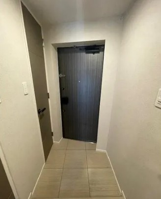 Alivis新江古田の玄関