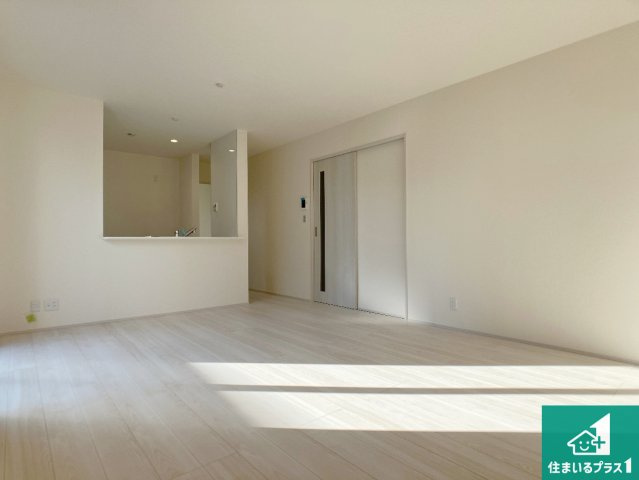 姫路市上大野　第４期　新築一戸建ての居間・リビング|周辺は落ち着いた街並みの住宅地！子育てがしやすい住環境です！まだ未完成ですが、現地でしかわからない事もございます。是非一度ご覧ください。