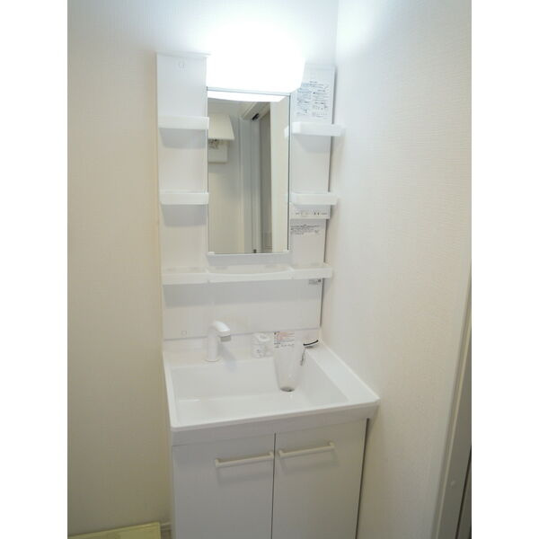 【新築】ニュースカイタウンB棟の独立洗面台