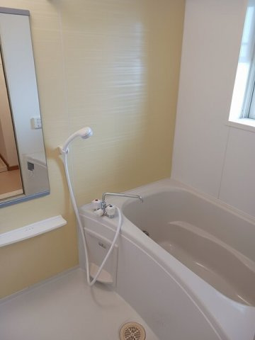 ロイヤルコートの浴室|コンパクトで使いやすいお風呂です