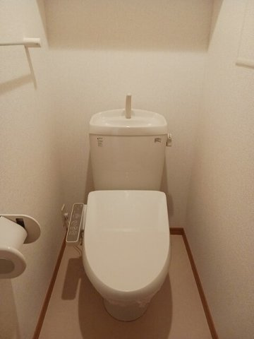 ロイヤルコートのトイレ|シンプルで使いやすいトイレです